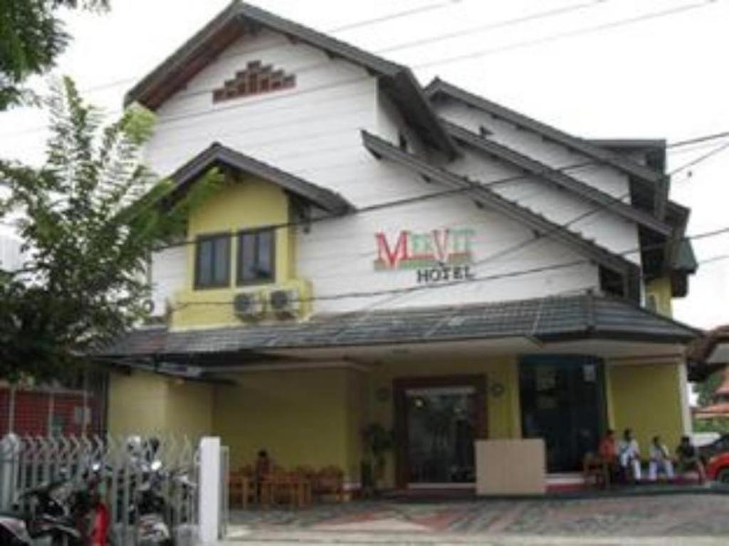 Mervit Hotel Padang  Exterior photo